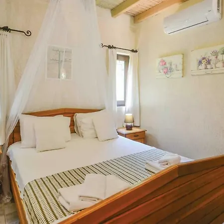 Sleeps 4 Pool Air Con Wifi T801670 فيلة *